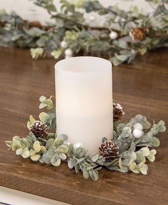 Picture of Holiday Ombre Boxwood Candle Ring, 3.5"