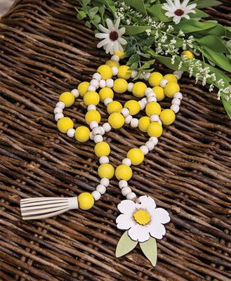 Picture of Yellow & White Bead Garland w/Flower Tag