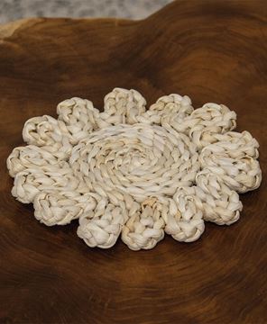 Picture of Corn Husk Flower Shape Candle Mat, Medium